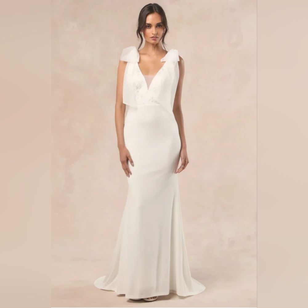 Elegant White Sleeveless Dress
